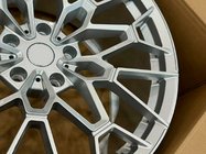 BMW 5/i5 serija G60/G60E/G61 2023– Kovana platišča OEM R22 V2 (4 kos) fotografija 11
