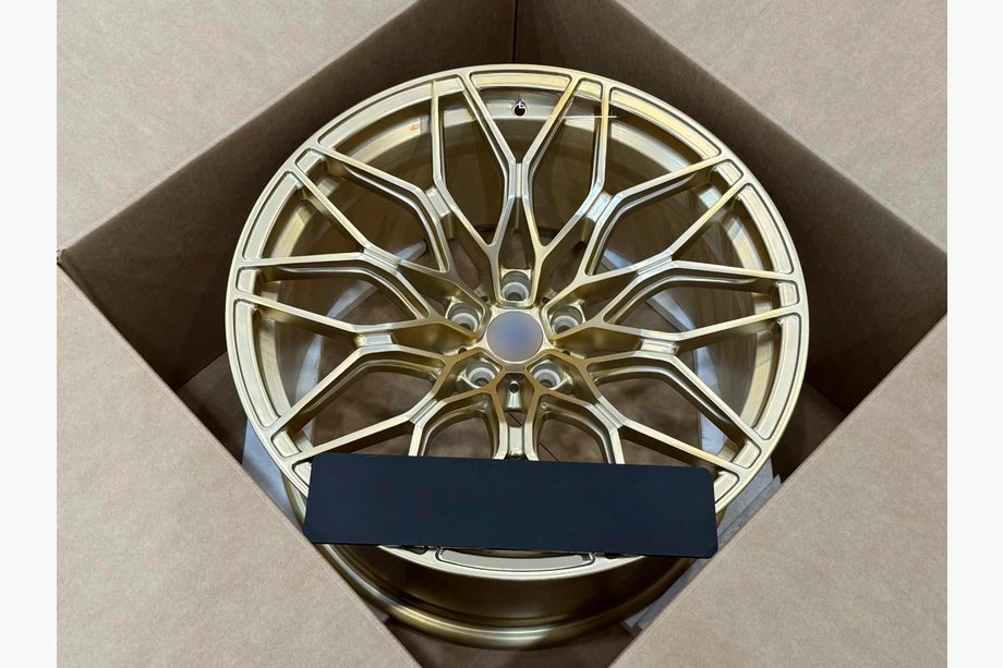 BMW serija 2 G42 2021– Kovana OEM platišča R19 R20 V4 (4 kosi) Image