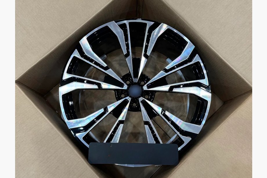 BMW X7 G07 2019– Kovana platišča OEM R23 V3 (4 kos) Image