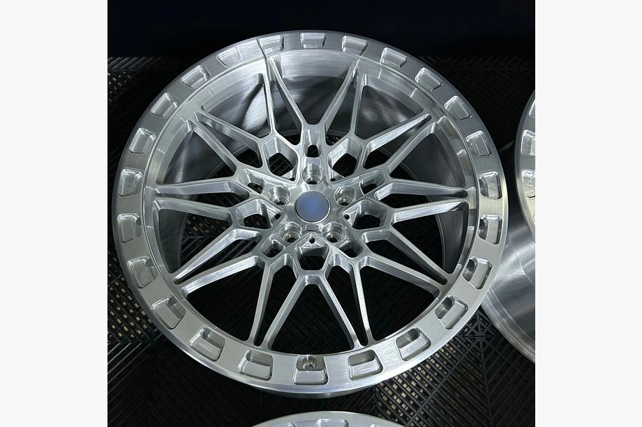 BMW serija 4 G22/23/26 2020– Kovana OEM platišča R19 R20 V7 (4 kosi) Image