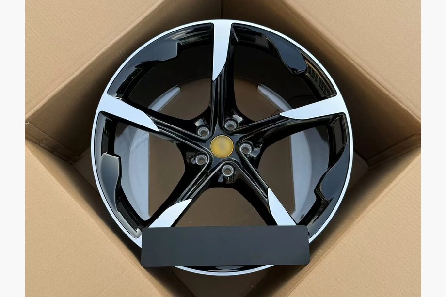 Ferrari 488 GTB 2015–2019 OEM kovana platišča R21 (4 kos) Image