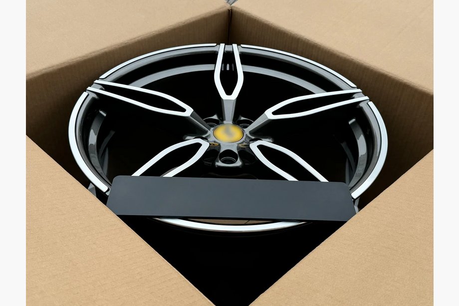 Ferrari 458 Italia 2009–2015 Kovana OEM platišča R20 V2 (4 kosi) Fotografija 6