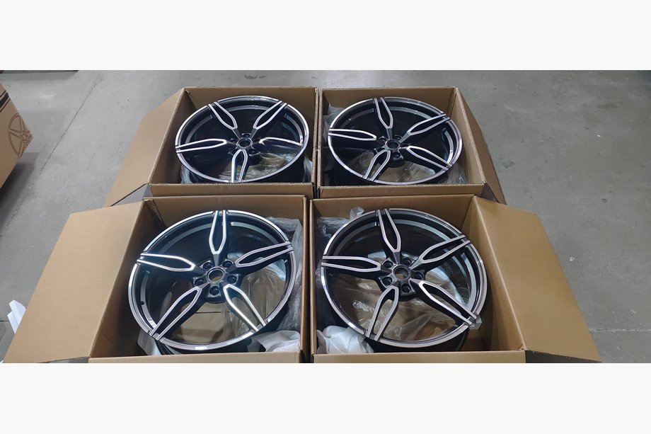 Ferrari 458 Italia 2009–2015 Kovana OEM platišča R20 V2 (4 kosi) Fotografija 7