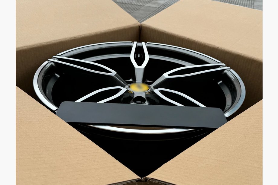 Ferrari 458 Italia 2009–2015 Kovana OEM platišča R20 V2 (4 kosi) Fotografija 8