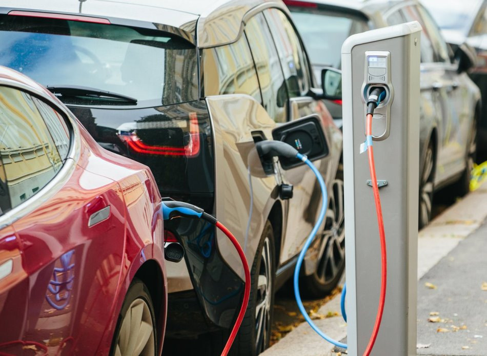Kako pravilno uporabljati električni avto v hladnem obdobju