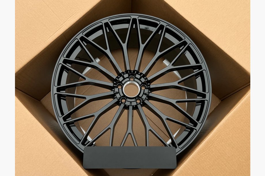 Lamborghini Urus 2018– Kovana platišča OEM R23 V7 (4 kos) Image