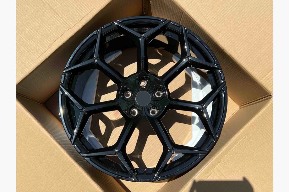 Lamborghini Urus 2018– Kovana platišča OEM R23 V8 (4 kos) Image