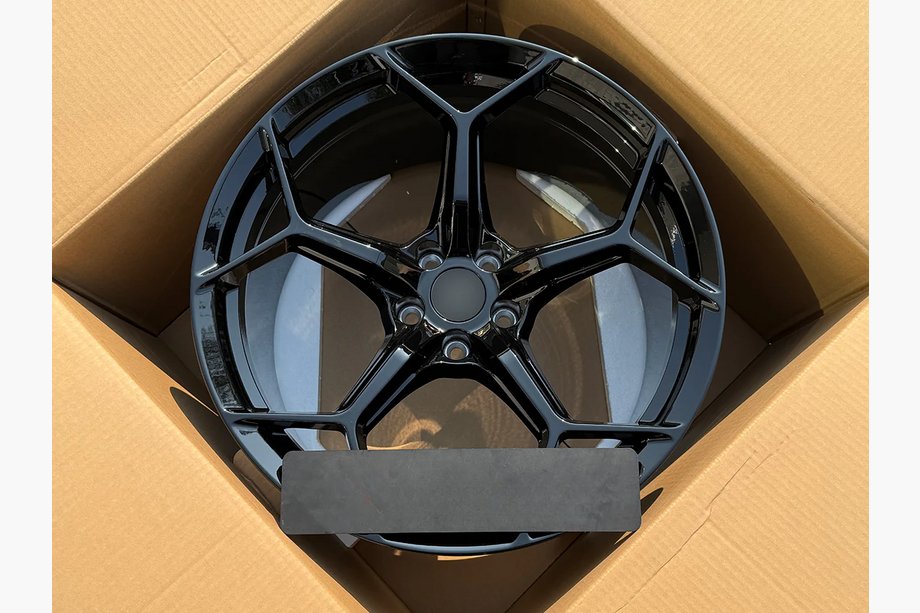 Lamborghini Huracan 2014– Kovana OEM platišča R20 V3 (4 kos) Image