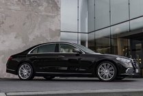 Mercedes S-class W223 2020– Kovana platišča OEM R22 V2 (4 kos) fotografija 5