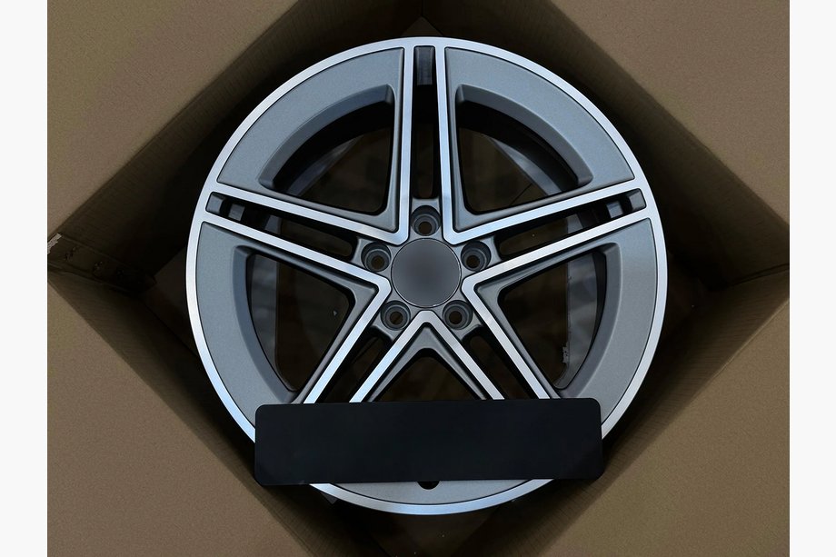 Mercedes CLS C218 2011–2018 OEM kovana platišča R18 (4 kosi) Image