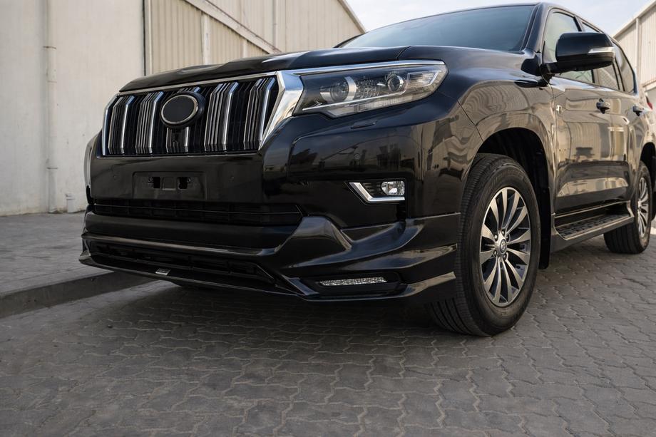 Toyota Land Cruiser Prado 150 2009–2023 Lip spojler sprednjega odbijača TRD (2017-) Bela barva Fotografija 2