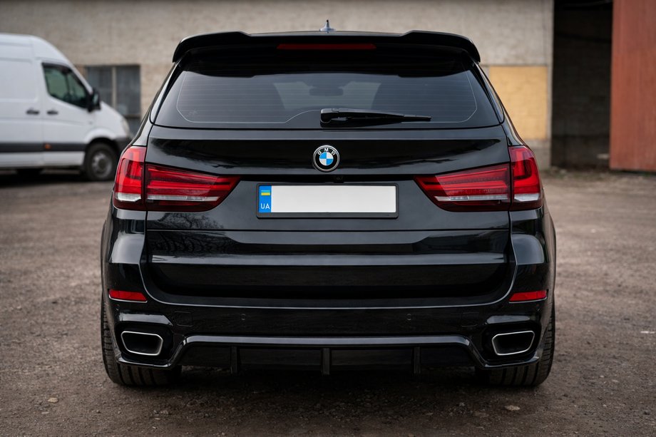 BMW X5 F15 2013–2018 Spojler Black Warrior Image