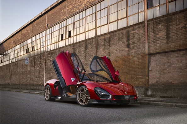 Pregled Alfa Romeo 33 Stradale 2023
