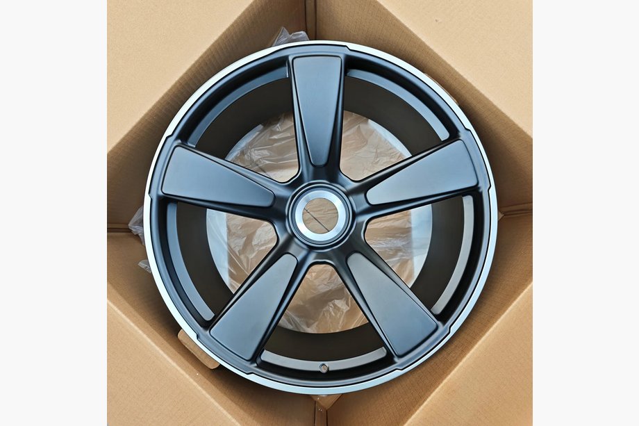 Porsche 911 (992) 2018– OEM kovana platišča R20 R21 V37 (4 kos) Image