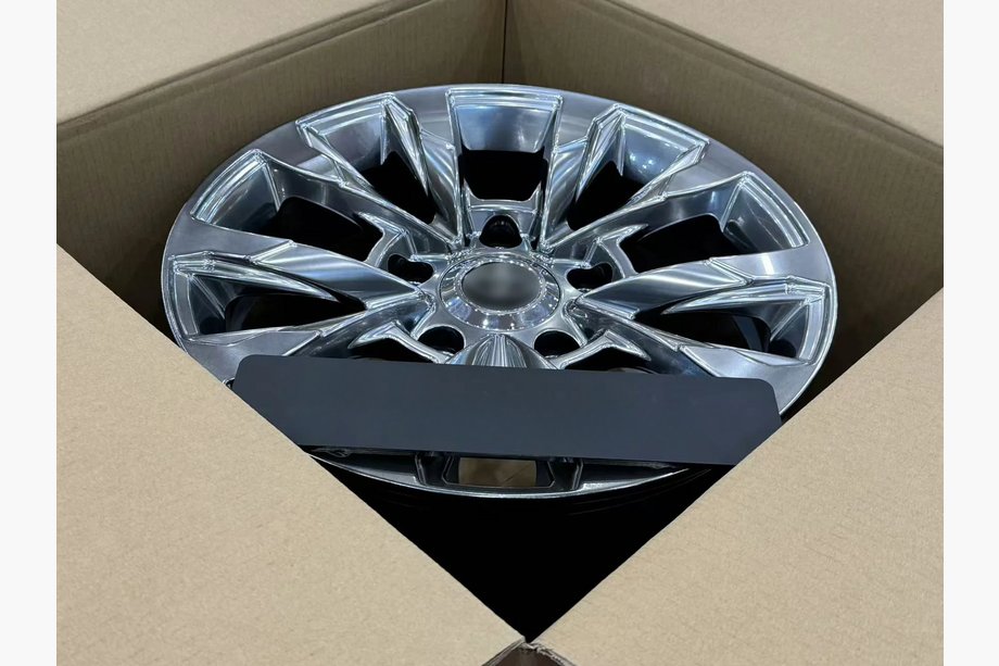 Toyota Land Cruiser 200 2007–2021 OEM kovana platišča R18 (4 kosi) Fotografija 4