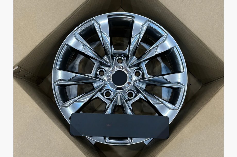 Toyota Land Cruiser 200 2007–2021 OEM kovana platišča R18 (4 kosi) Fotografija 1