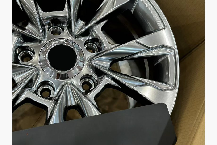 Toyota Land Cruiser 200 2007–2021 OEM kovana platišča R18 (4 kosi) Fotografija 8