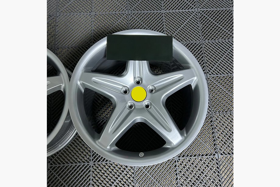 Ferrari 348 OEM kovana platišča R18 (4 kosi) Image