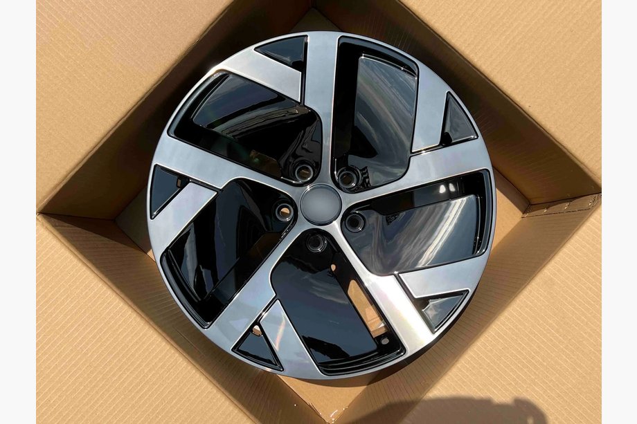 Lucid Air Kovana OEM platišča R19 V1 (4 kos) Image