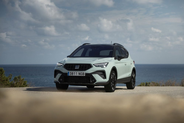 Test SEAT Arona 2026: Kompaktni crossover z osveženim značajem