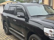 Toyota Land Cruiser 200 2007–2021 Vetrni deflektorji oken s kromirano letvijo Niken Luxury (4 kosi) fotografija 1