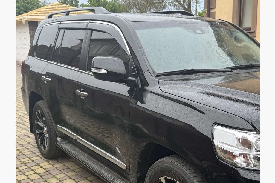 Toyota Land Cruiser 200 2007–2021 Vetrni deflektorji oken s kromirano letvijo Niken Luxury (4 kosi) Image