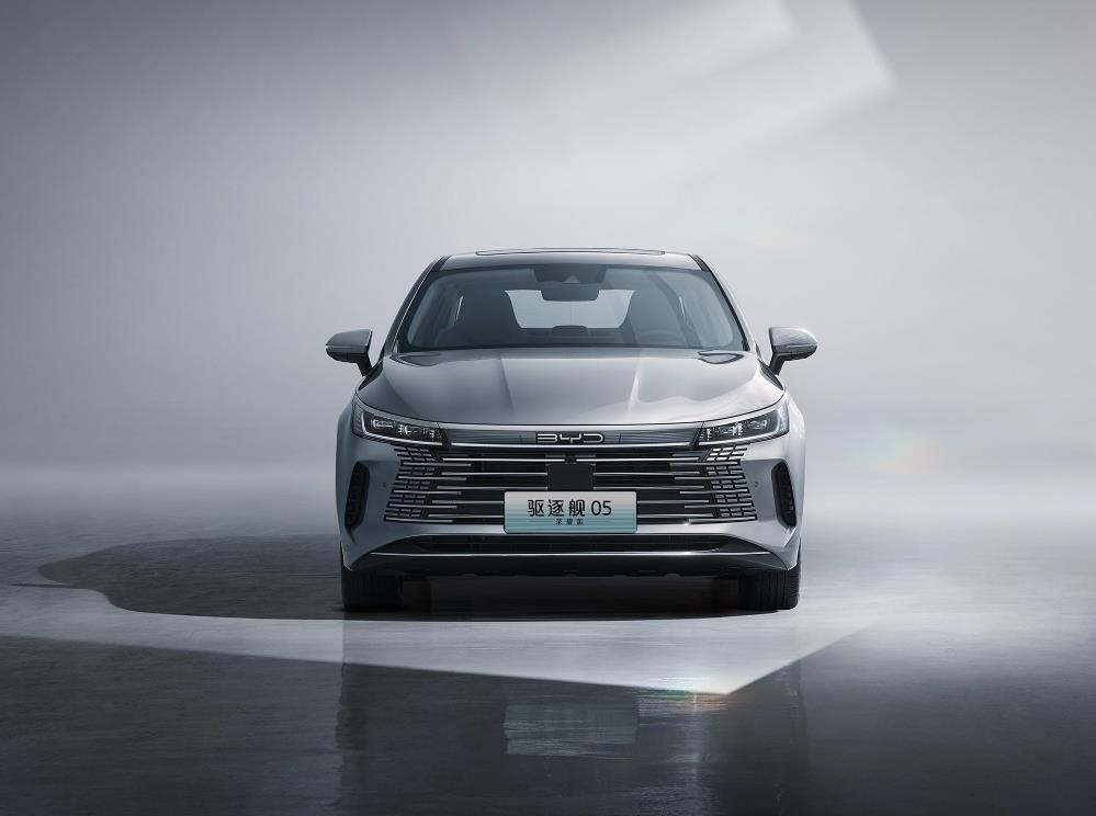BYD Destroyer 05 DM-i: Pregled hibridne limuzine 2024
