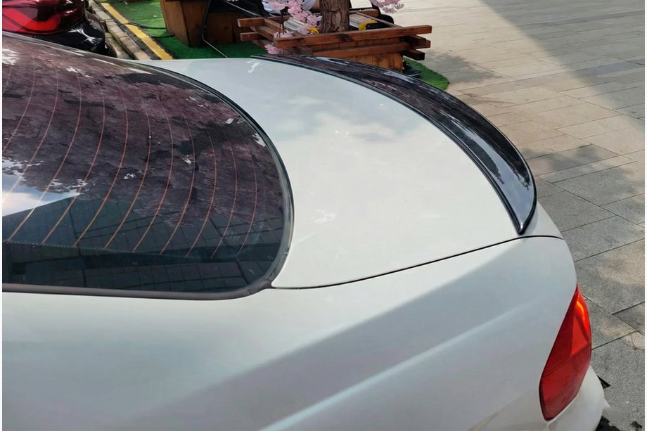 BMW serija 3 E90/E91 2005–2011 Spojler MP-Style (za E90, sijajno črna) Image