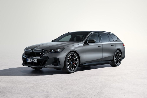 BMW i5 Touring M60 xDrive 2024: Test električnega karavana