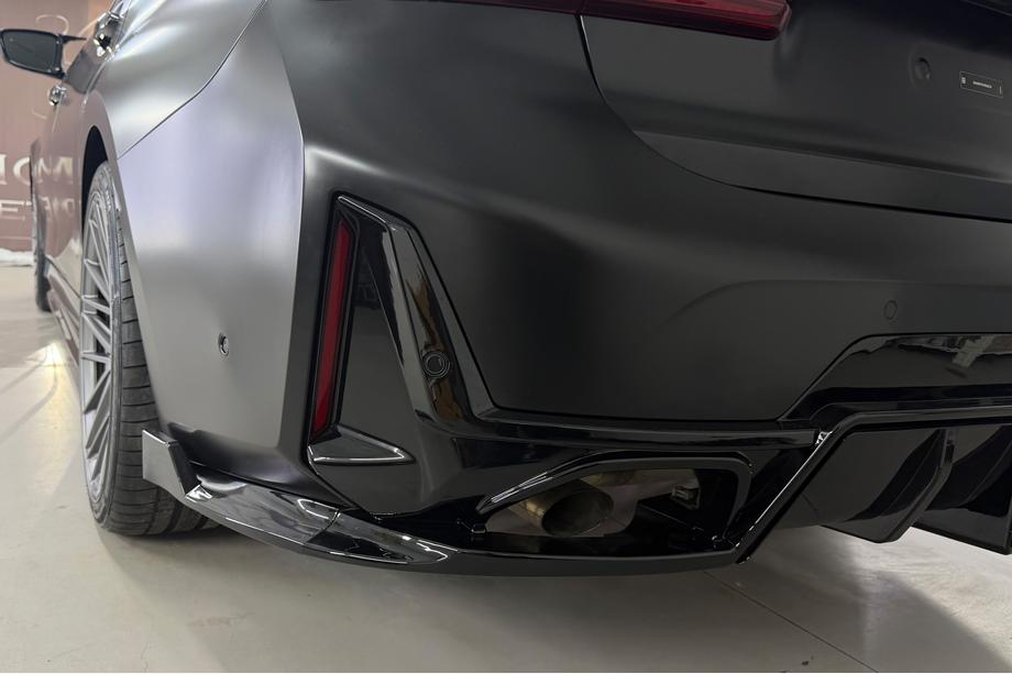 BMW serija 3 G20/G21 2018– Difuzor zadnjega odbijača B-Style LED (za M-Sport 2023+, ABS) Fotografija 2