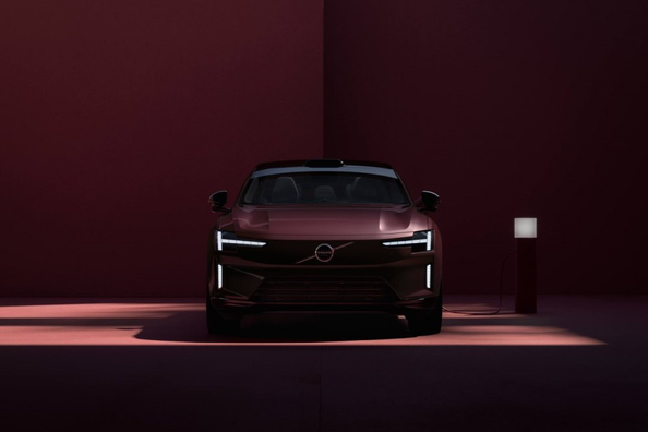 Volvo ES90 (V551) 2025: Pregled električnega liftbacka
