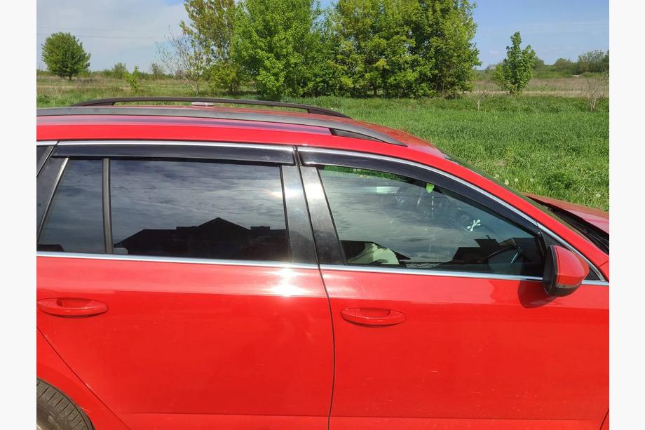 Skoda Octavia IV A8 2020– Vetrni deflektorji za okna s kromirano letvico Niken Luxury (SW, 4 kosi) Image