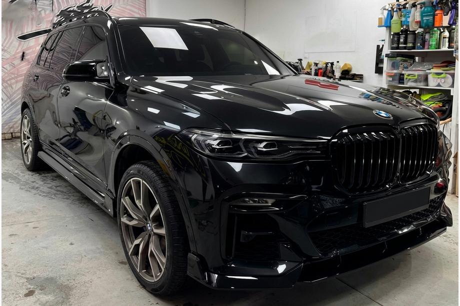 BMW X7 G07 2019– Lip spojler sprednjega odbijača Paradigm Black Knight V2 (2018-2022, M-Sport) Image