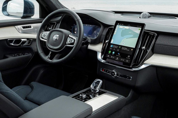 Volvo XC90 II (2024): Luksuzni družinski SUV s hibridno tehnologijo Fotografija 5