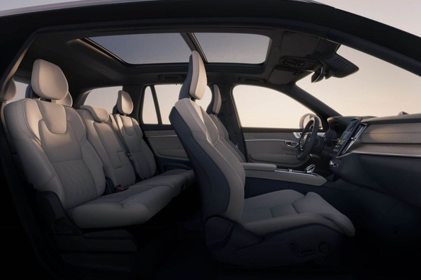 Volvo XC90 II (2024): Luksuzni družinski SUV s hibridno tehnologijo Fotografija 6