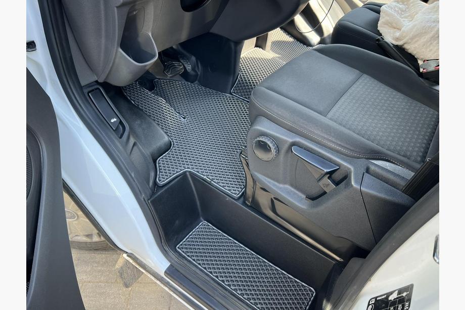 Ford Custom 2013–2022 Poliuretanske preproge za pragove (2 kosa, EVA, sive) Image