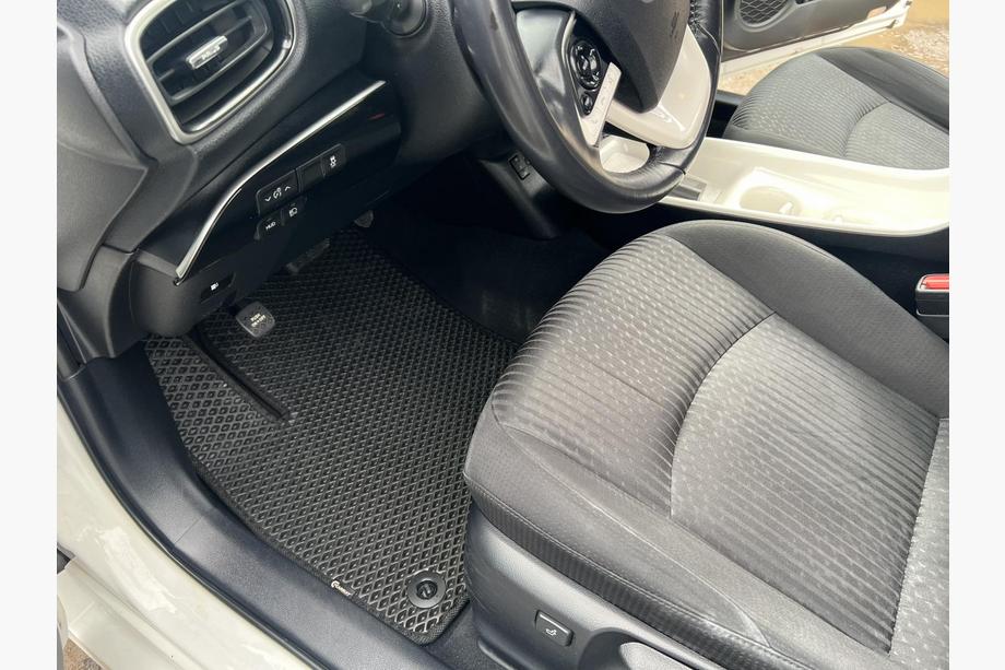 Toyota Prius 2015–2022 EVA avtomobilski tepihi (LB, črni) Image