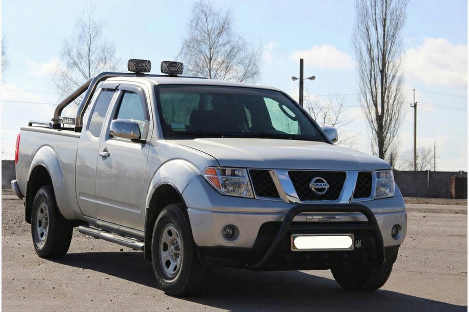 Nissan Navara 2006–2015 Bullbar WT003 Black (nerjavno jeklo) Image