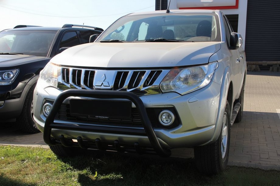 Mitsubishi L200 2015–2024 Bullbar WT003 Black (nerjavno jeklo) Image
