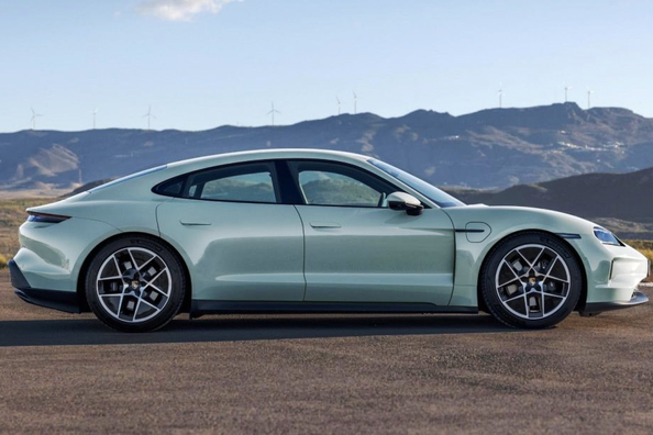 Pregled Porsche Taycan Turbo 2024 (Y1A): električna limuzina z izjemnimi dinamičnimi zmogljivostmi Fotografija 3