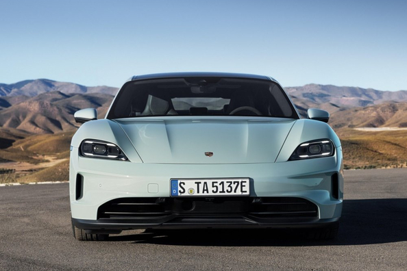 Pregled Porsche Taycan Turbo 2024 (Y1A): električna limuzina z izjemnimi dinamičnimi zmogljivostmi Fotografija 1