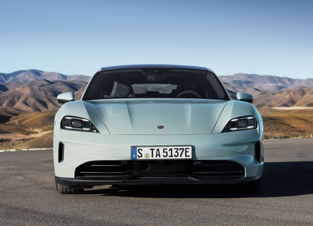 Test Porsche Taycan Turbo 2024 (Y1A): električna limuzina z izjemno dinamiko