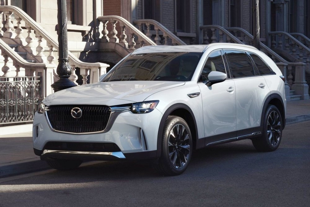 Test Mazda CX-90: paradni trivrstni križanec
