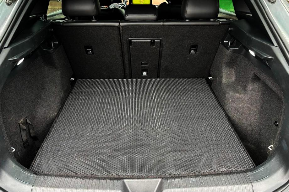 Volkswagen ID.4 2020– Gumijasto korito za prtljažnik Carsuit V2 (črno) Image