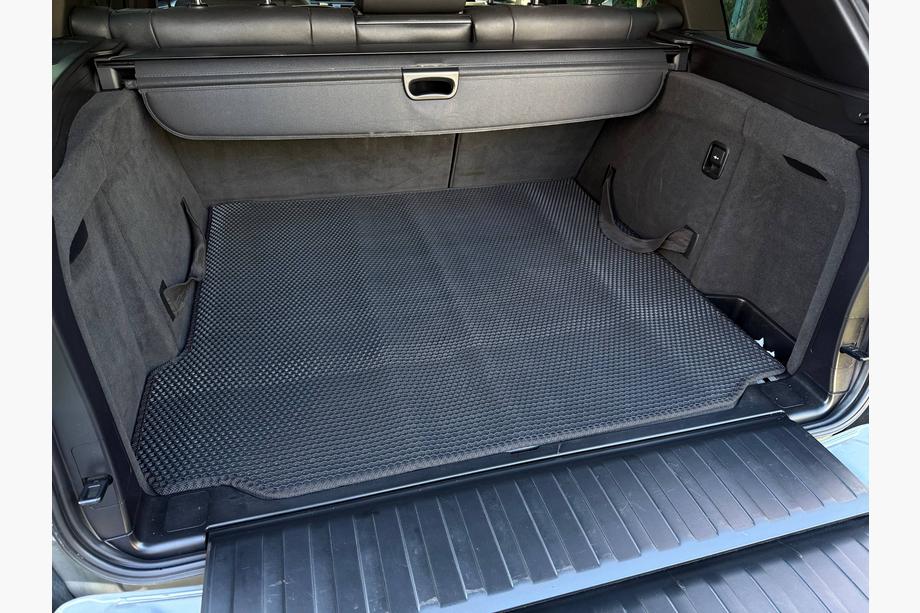 BMW X5 E70 2007–2013 Gumijasta kadica za prtljažnik Carsuit (črna) Image