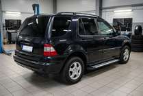 Mercedes ML W163 1997–2005 Stranski pragovi Line (2 kos, aluminij) fotografija 1