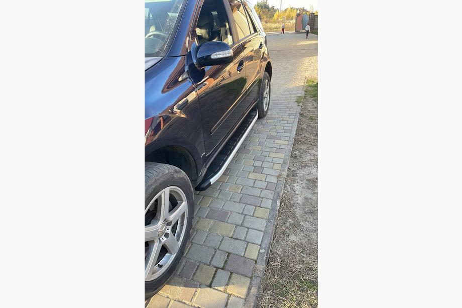 Mercedes ML W164 2005–2011 Bočne stopnice Fullmond (2 kos, aluminij) Image