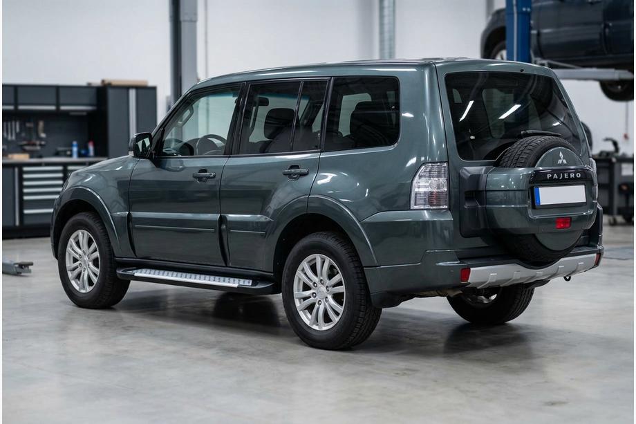 Mitsubishi Pajero Wagon IV 2006–2021 Stranske stopnice tipa X5 (2 kosa, aluminij) Fotografija 1