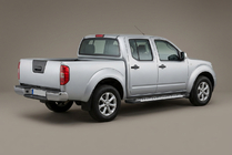 Nissan Navara 2006–2015 Stranski pragovi Line (2 kos, aluminij) fotografija 1