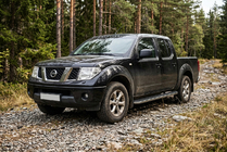Nissan Navara 2006–2015 Stranski pragovi Maydos V1 (2 kos, aluminij ↗ nerjaveče jeklo) fotografija 1